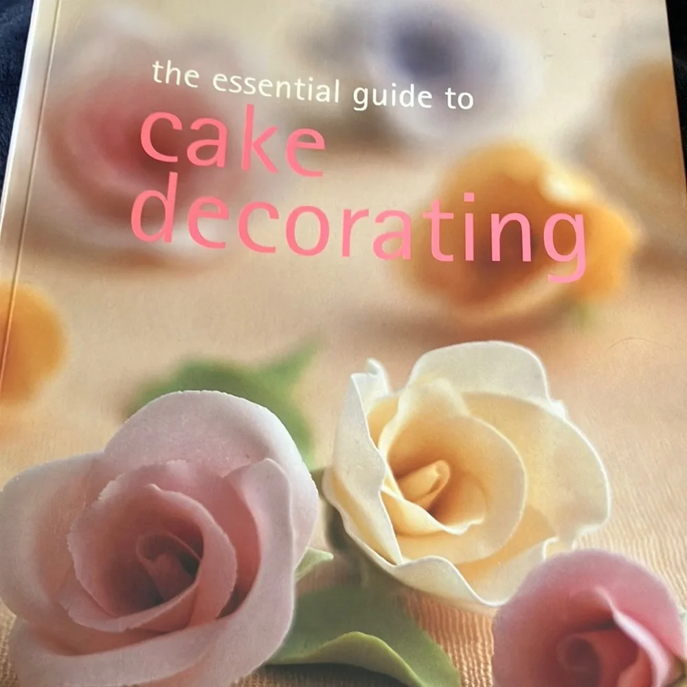 Set of‎ Three Cake & Cupcake Decorating Books